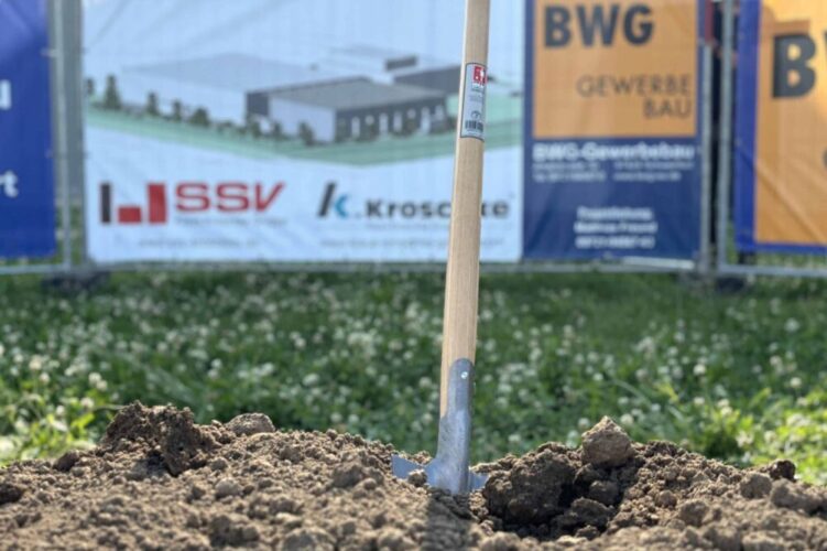 Spatenstich für Lagerneubau