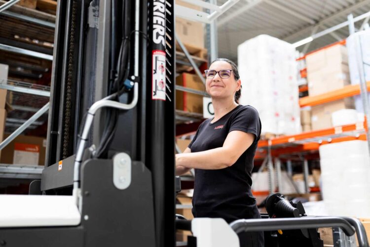 Arbeitsschutz in der Lagerlogistik: Wo Produktivität auf Sicherheit trifft