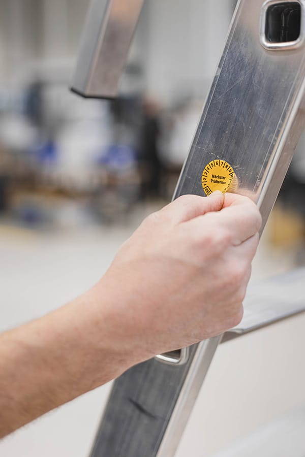 DGUV Leiterprüfung – Prüfplakette für Arbeitssicherheit